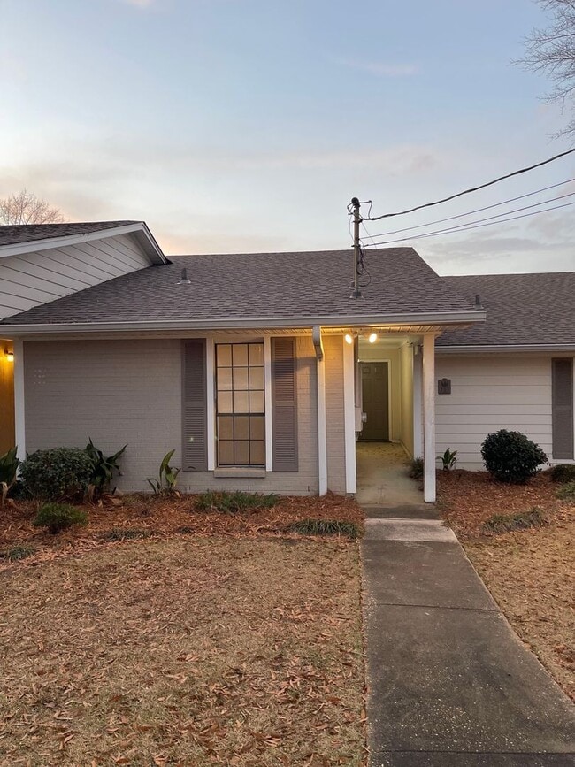 Building Photo - 133 Cedar Ct