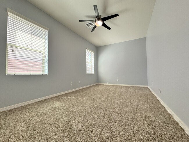 Building Photo - Spacious 5-Bedroom + Loft in Lyons Gate wi...