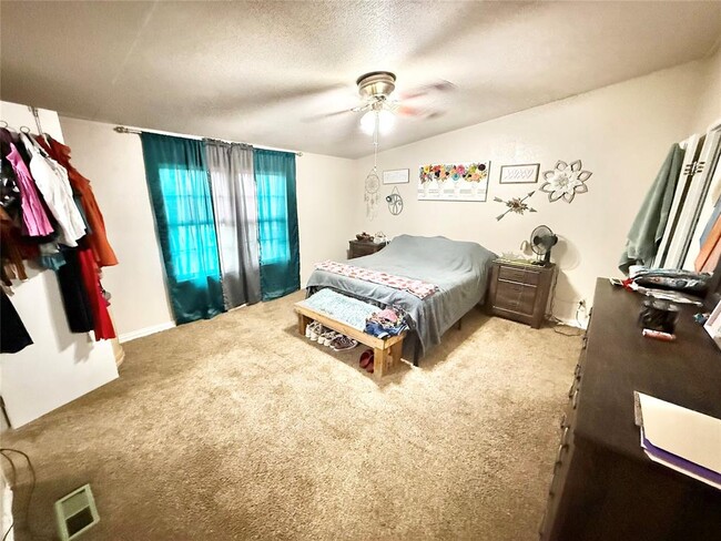 Building Photo - 20613 E County Rd 156