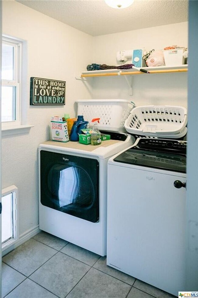 Building Photo - 2525 Elk Creek St