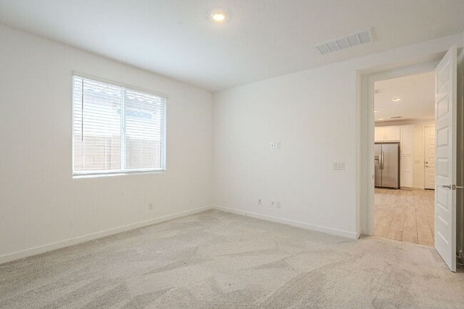 Building Photo - 3362 E Hayfield Wy