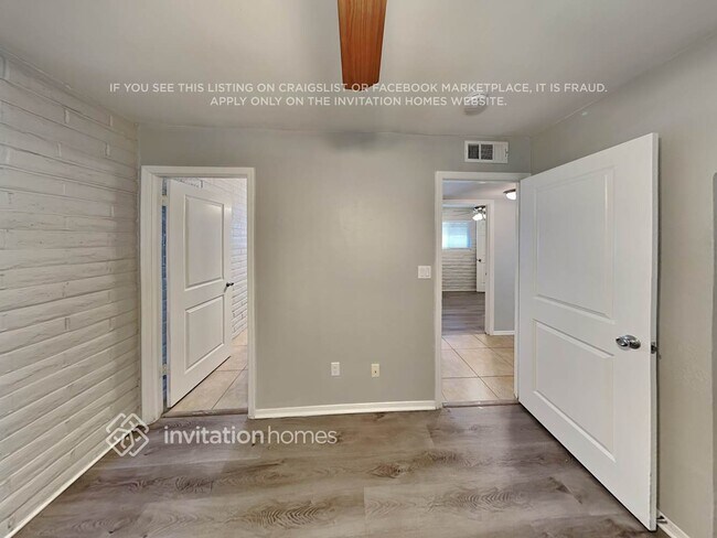 Building Photo - 14820 N 32nd Dr