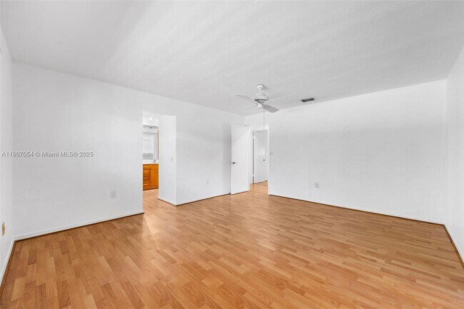 Building Photo - 1175 NE 102nd St