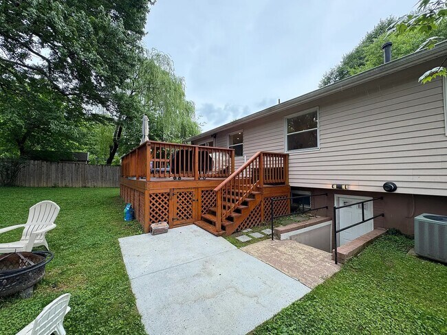 Building Photo - 4107 Southend Rd