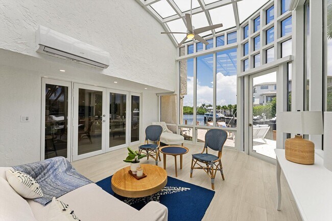 Building Photo - 1013 Bel Air Dr