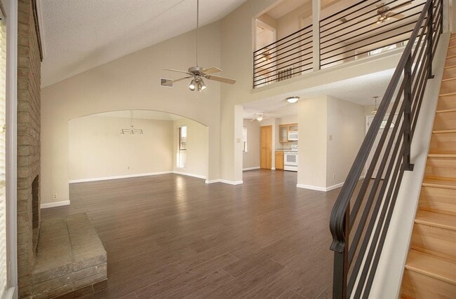 Building Photo - 3807 Cedar Valley Dr