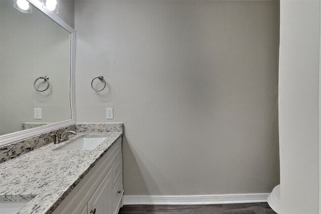 Building Photo - 17914 Autumn Hills Dr