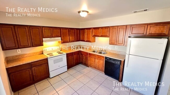 Building Photo - 5520 Charleston St