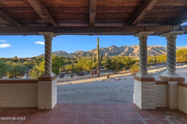 Building Photo - 2940 E Camino Juan Paisano