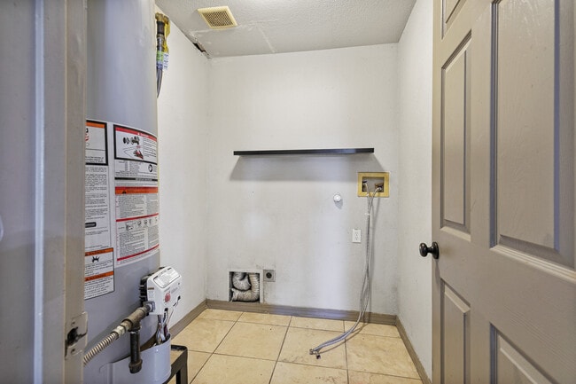 Building Photo - 25 Lemin Ave