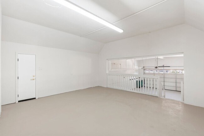 Building Photo - 3646 Curlew St