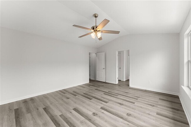 Building Photo - 124 Oakmont Dr