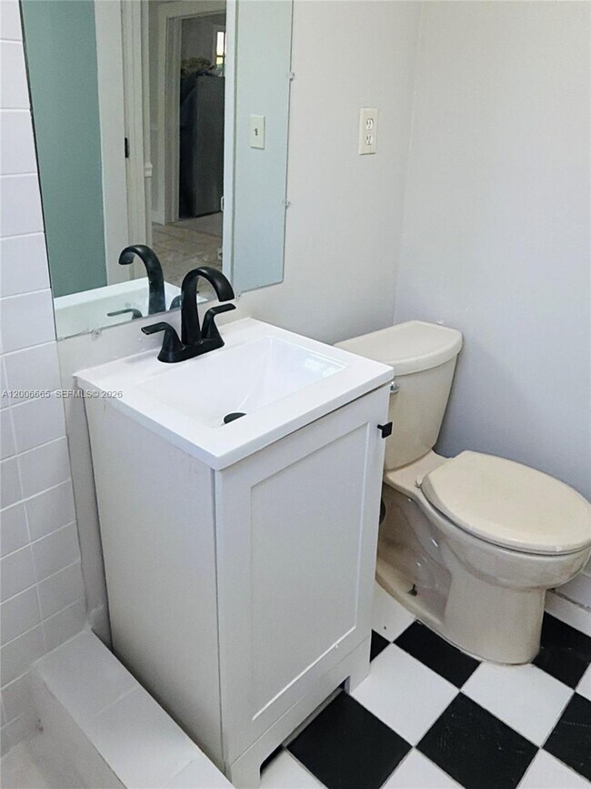 Building Photo - 1350 SW 13th St