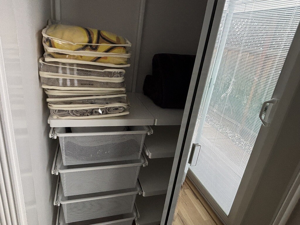 Primary Closet - 4710 Jewel St