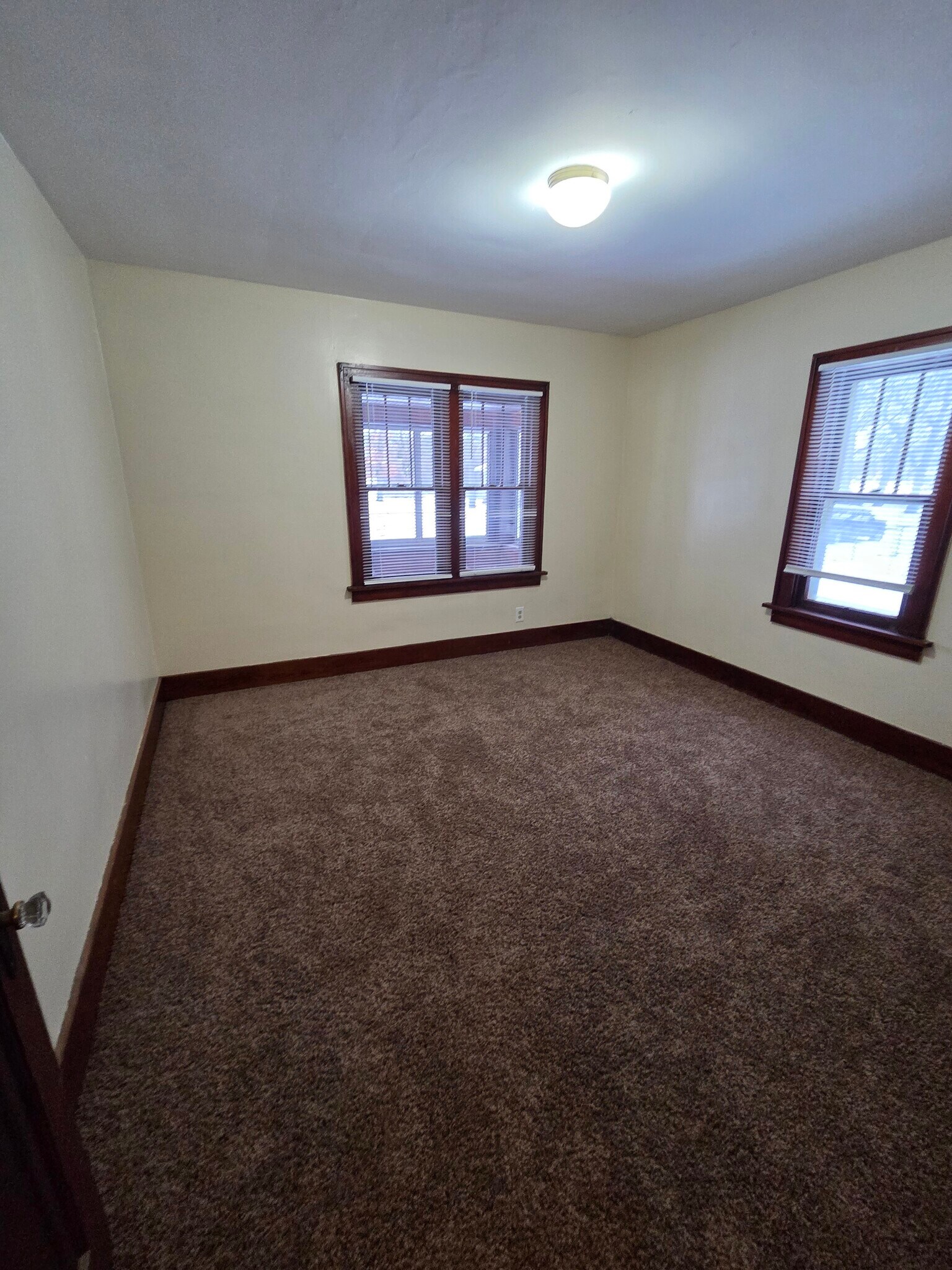 Building Photo - 1938 Clinton St