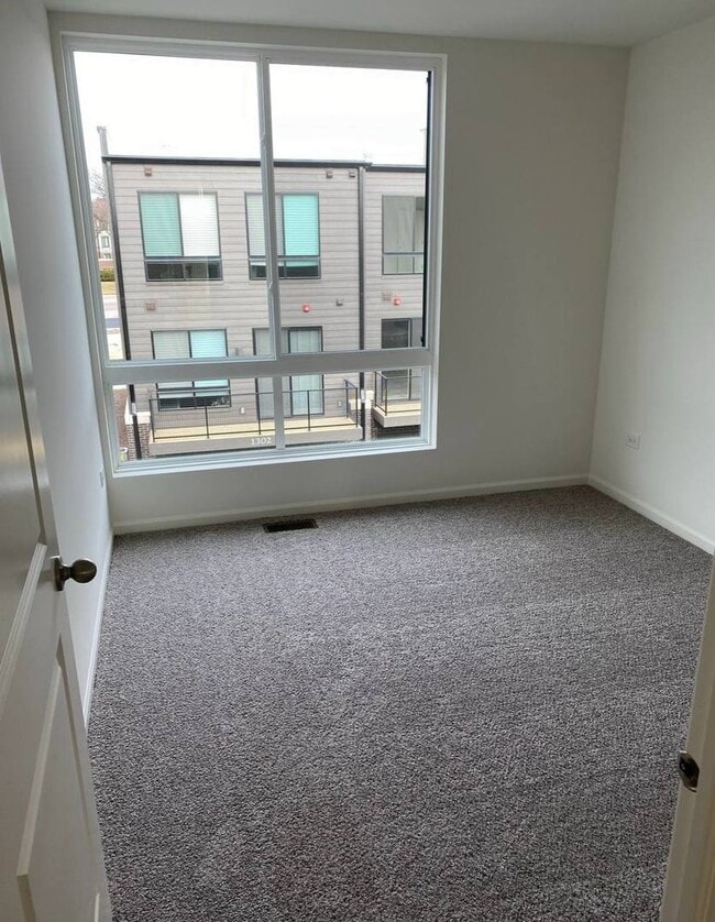Building Photo - 1300 Catalina Ct.