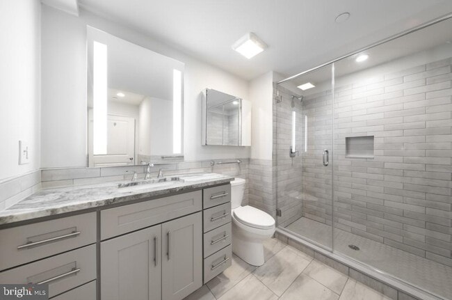 Building Photo - 33 Letitia St