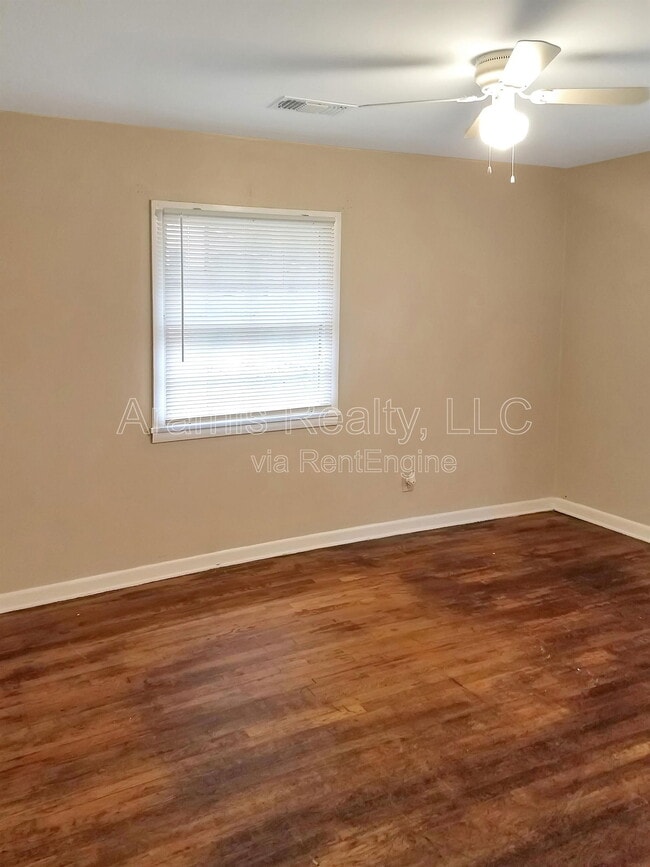 Building Photo - 2642 Santa Monica Dr NW