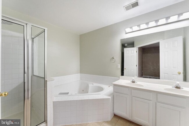 Building Photo - 43792 Sunset Terrace