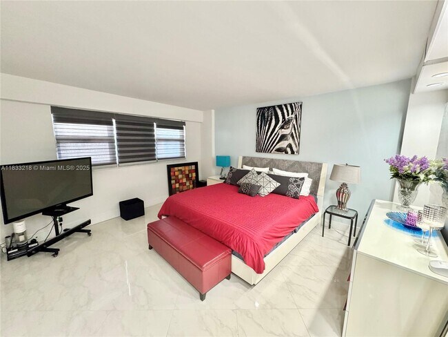 Building Photo - 4100 Galt Ocean Dr