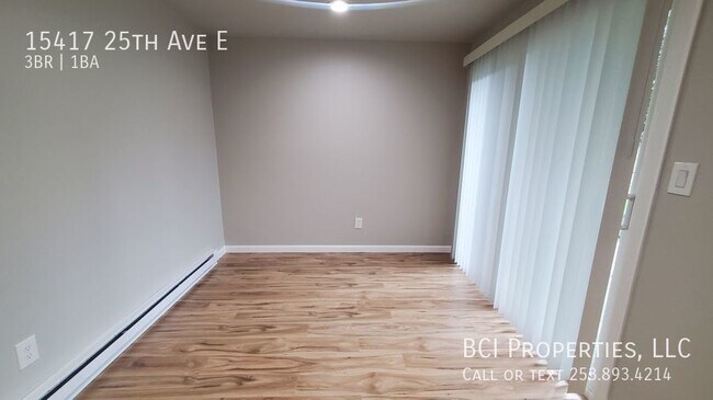 Building Photo - 15417 25th Ave E