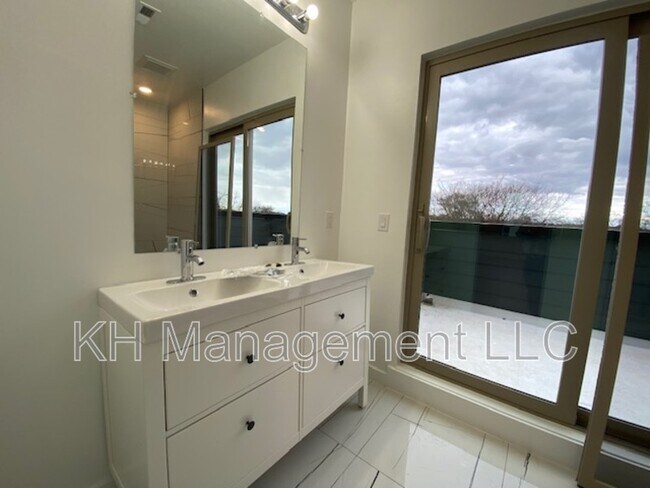 Building Photo - 3862 Olive St