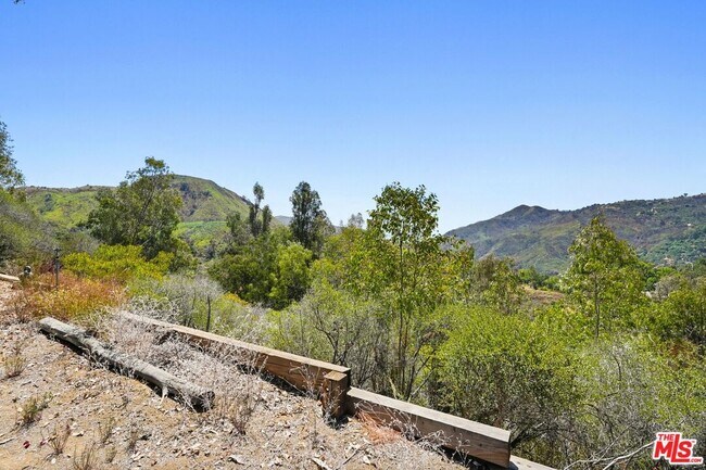Building Photo - 21344 Colina Dr