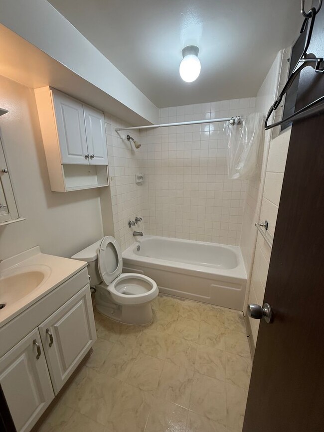 Building Photo - Ward Studio