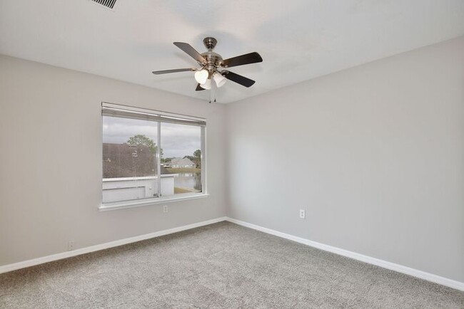 Building Photo - Charming 3/2.5 Spacious Townhome with a 2 ...