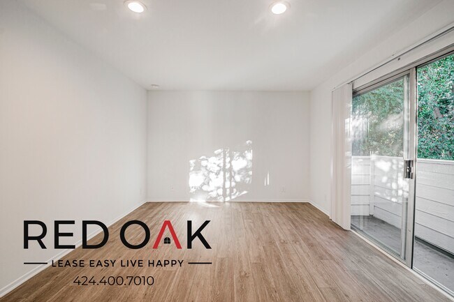 Building Photo - 13444 Moorpark St