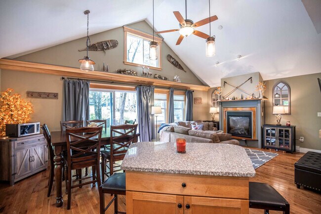 Building Photo - 32 Attitash Loop