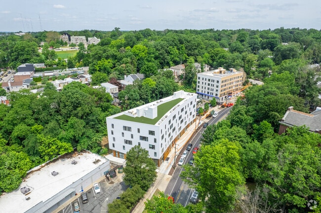 Building Photo - The Vale