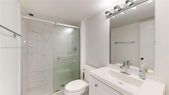 Building Photo - 3140 S Ocean Dr