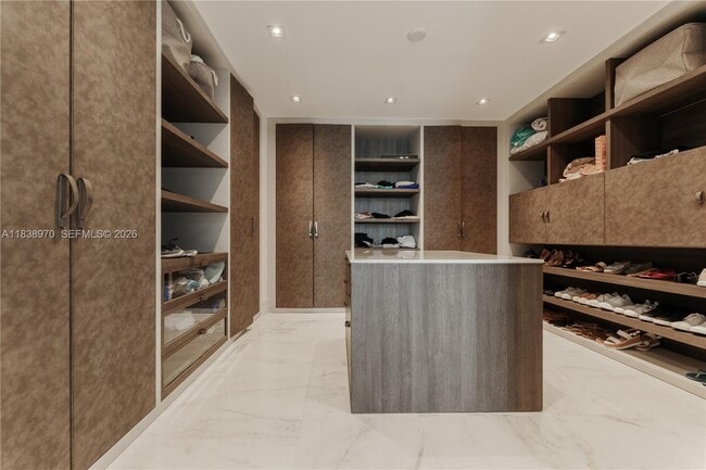 Building Photo - 17141 Collins Ave