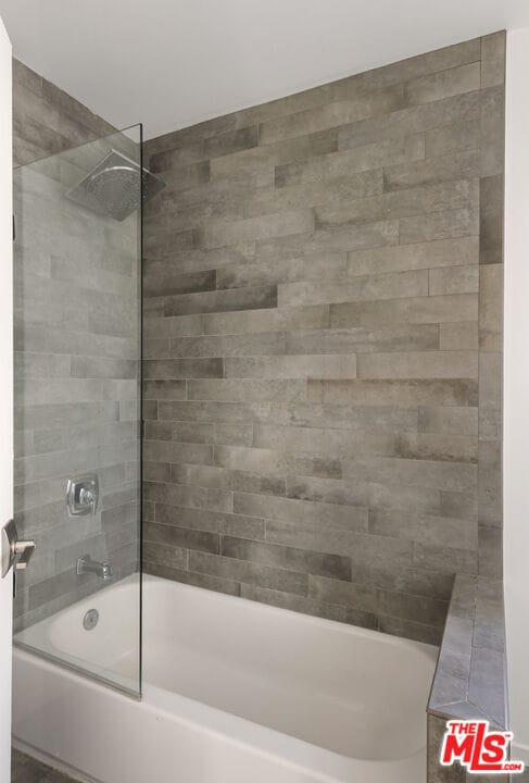 Building Photo - 5712 Buchanan St