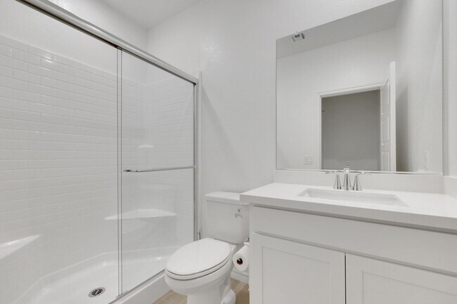 Building Photo - Nearly New Lennar 5 Bedroom Home in Inspirada