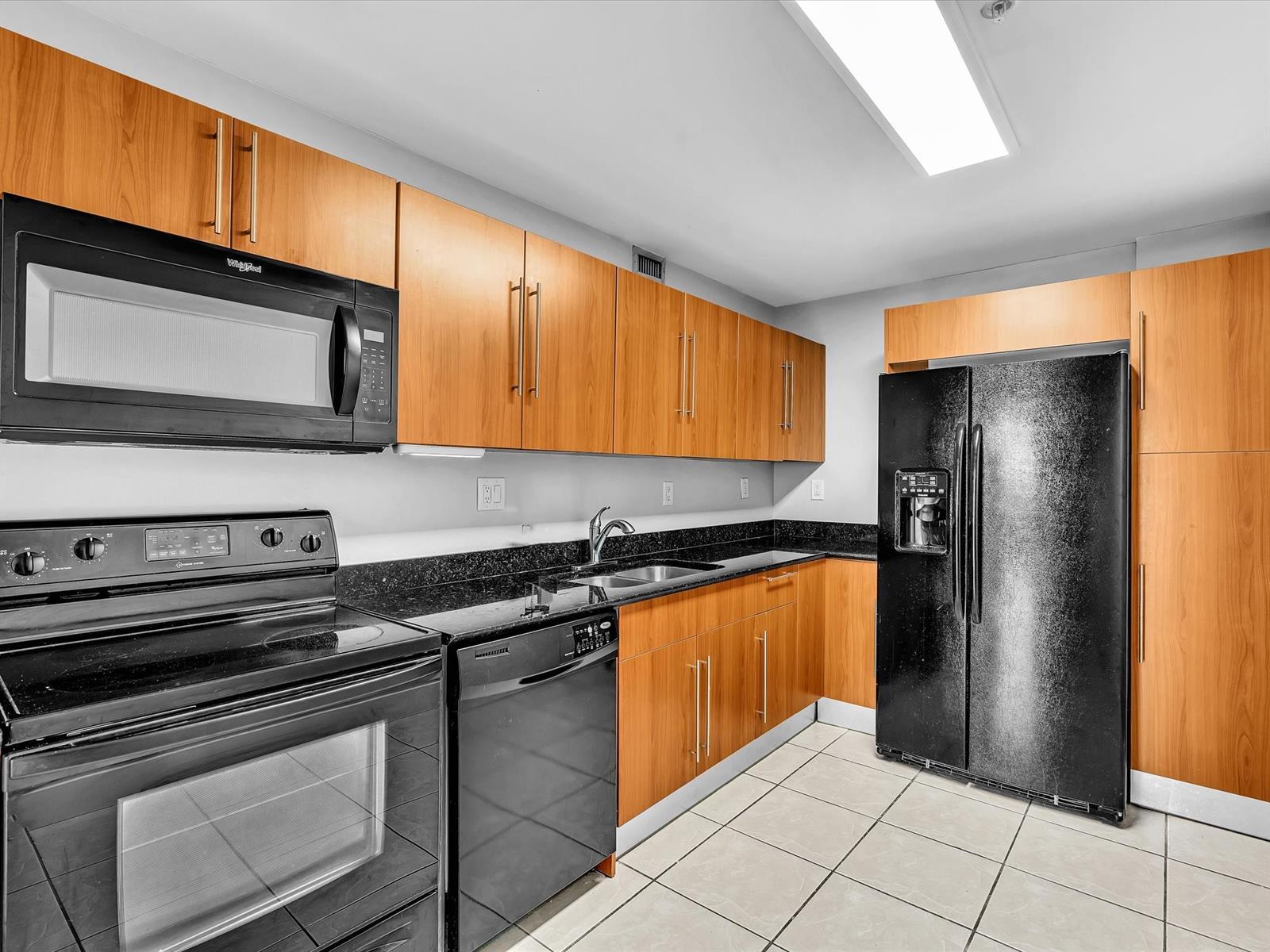 Building Photo - 3001 S Ocean Dr