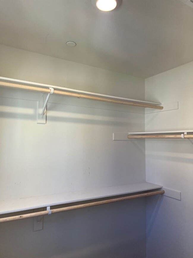 Building Photo - Murrieta Townhome, Downstairs ADA Bed/Bath