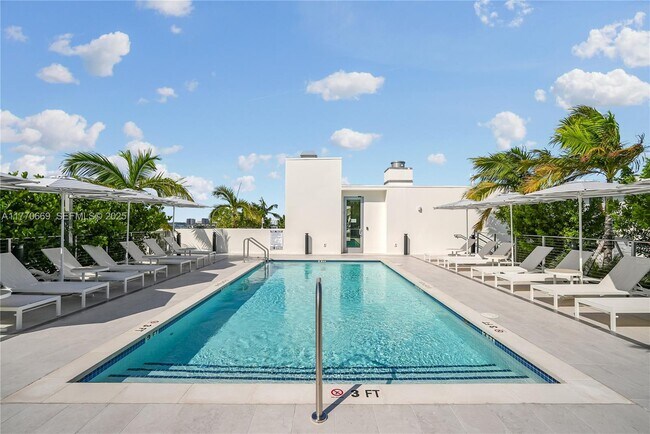 Building Photo - 10281 W Bay Harbor Dr