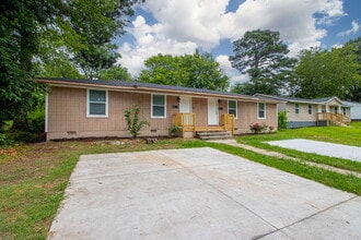 Building Photo - For Rent: Spacious Studio with 2 Baths in the Heart of Benton – 7B Hiland Place