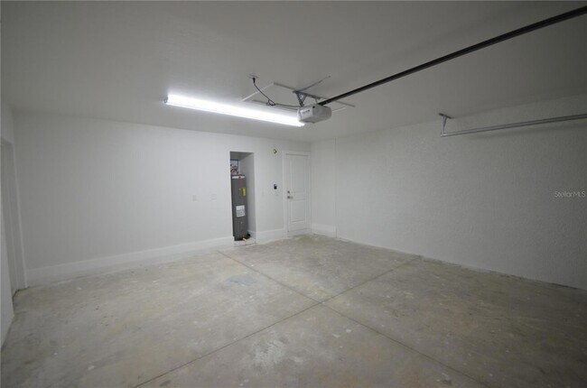 Building Photo - 1132 Edelweiss St E