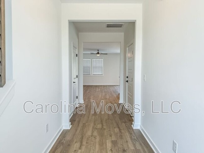 Building Photo - 1431 Darrowby Way