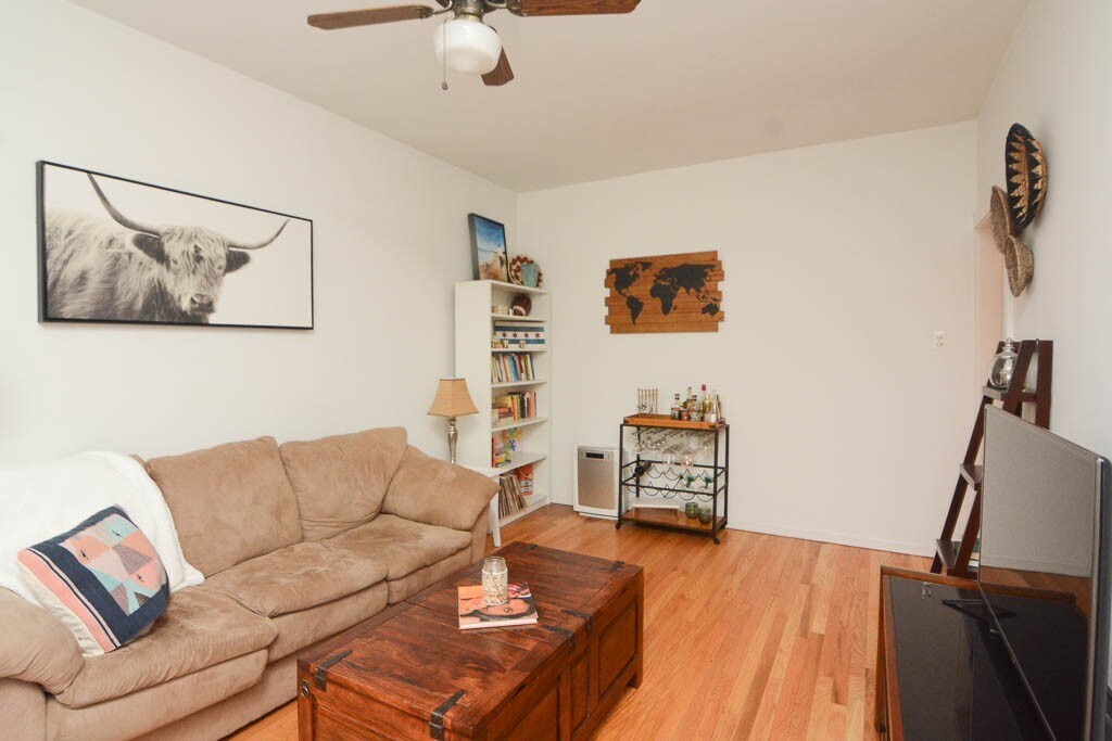 Building Photo - 1929 W Crystal St