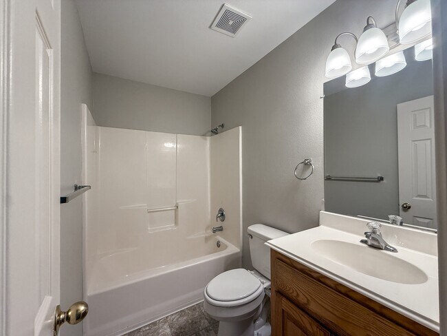 Building Photo - 3020 Pine Valley Dr