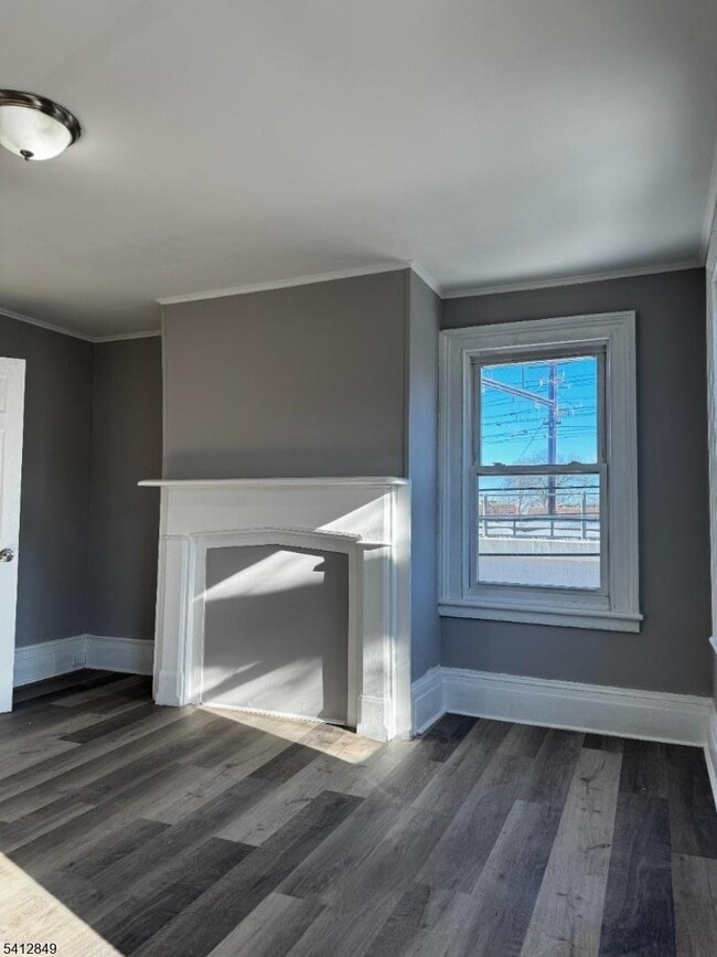 Building Photo - 15 W Emerson Ave