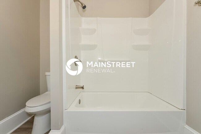 Building Photo - 4 Bedroom Pet-Friendly Home in Hampton, GA with Main Street Renewal