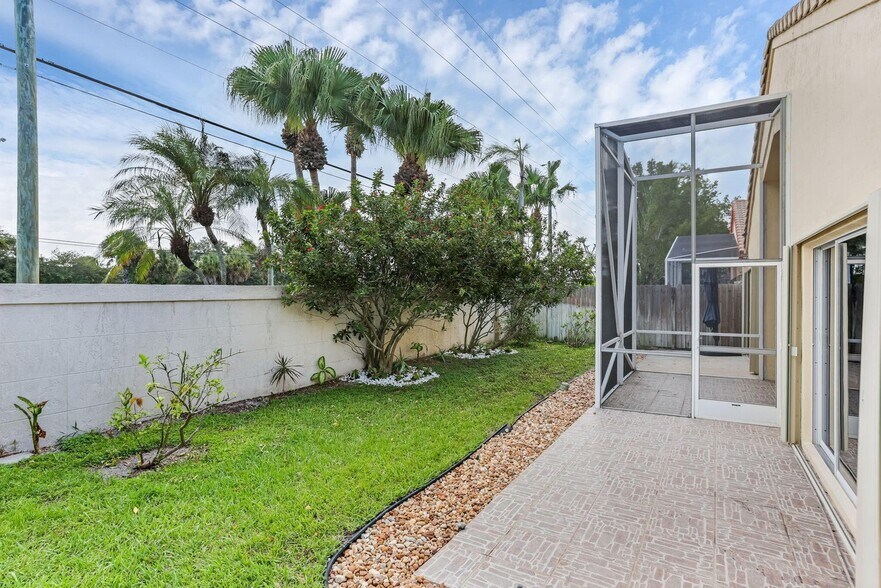 Building Photo - 7607 Colony Lake Dr