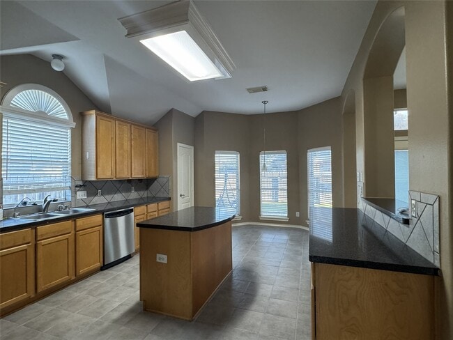 Building Photo - 9903 Edgewood Manor Ct