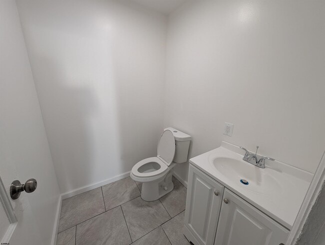 Building Photo - 712 Sewell Ave