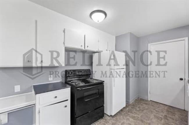Building Photo - 1602 Luther E